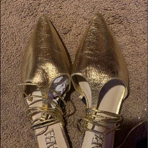 Wow! What a beautiful shoe- ZARA! What a beautiful color-GOLD!